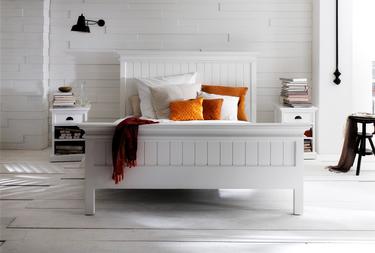 Łóżka rustykalne z litego drewna