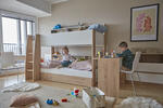 Łóżko piętrowe dla dzieci z przestrzenią Shelter dąb