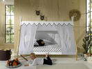 Łóżko dziecięce z litego drewna Vigi simple z tkaniną