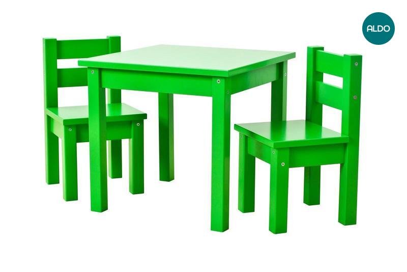 Zielony stolik dziecięcy z krzesłami z litego drewna My color